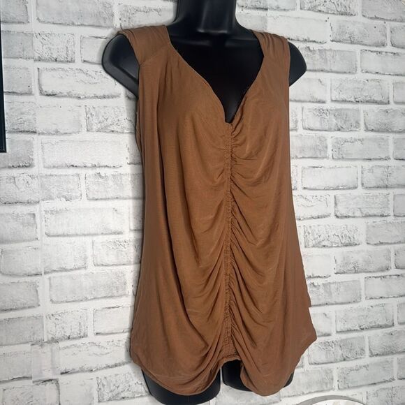 Festi Stretch Mesh Ruched Front Scoop Neck Top
 Size 4 4X - Picture 2 of 4